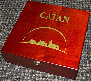 
                            Изображение
                                                                настольной игры
                                                                «The Settlers of Catan: 15th Anniversary Wood Edition»
                        