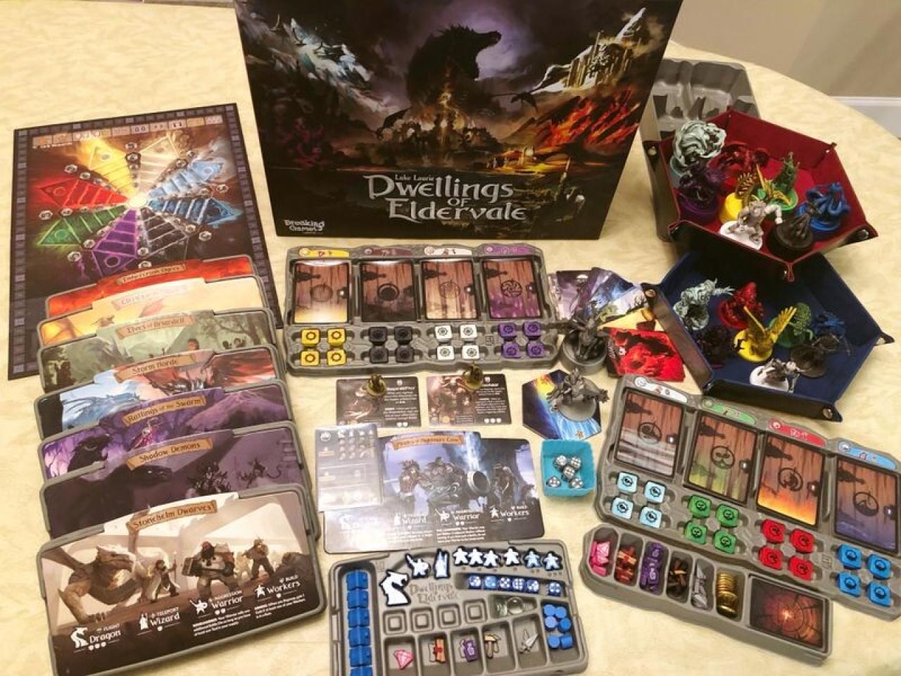 С БГГ - несмотря на относительную простоту, компонентов в игре хватает